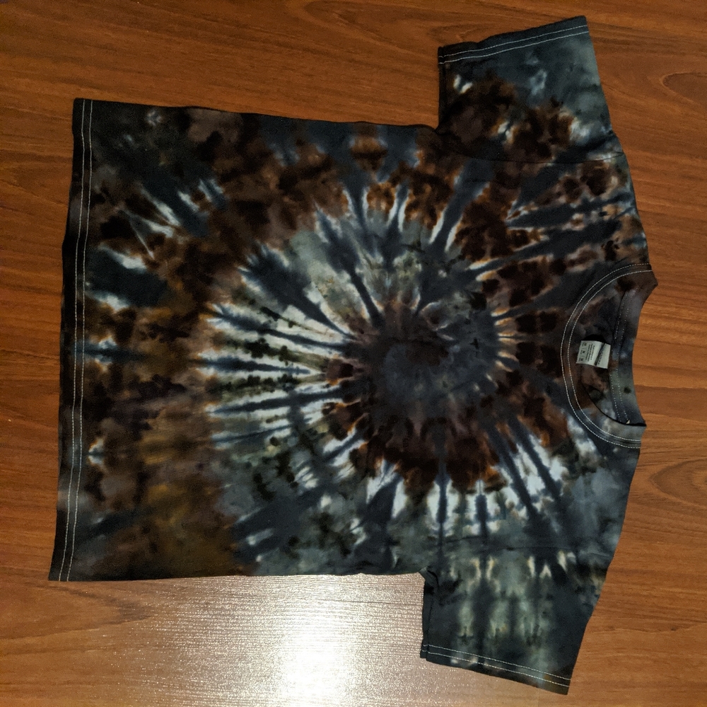 Tie dye t shirt brown grey black